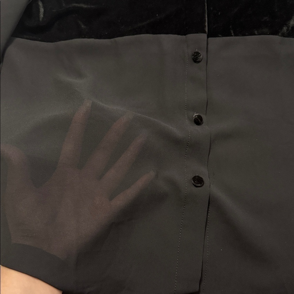 Contast Mesh Button Front Shirt - Picture 6 of 6